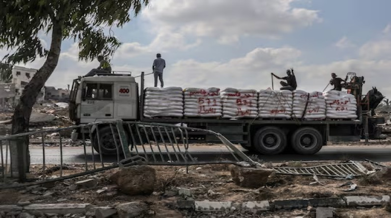 "الصحة العالمية" تدعو لزيادة شاحنات مساعدات غزة إلى 600 يوميا.. وتخطط لإدخال مستشفيات متنقلة